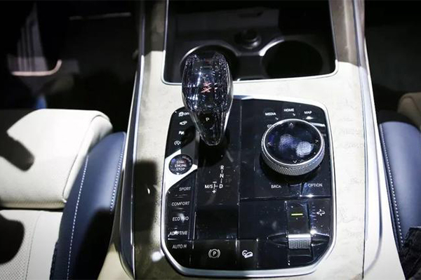 宝马X7纽约车展亮相，豪华霸气大型SUV新选